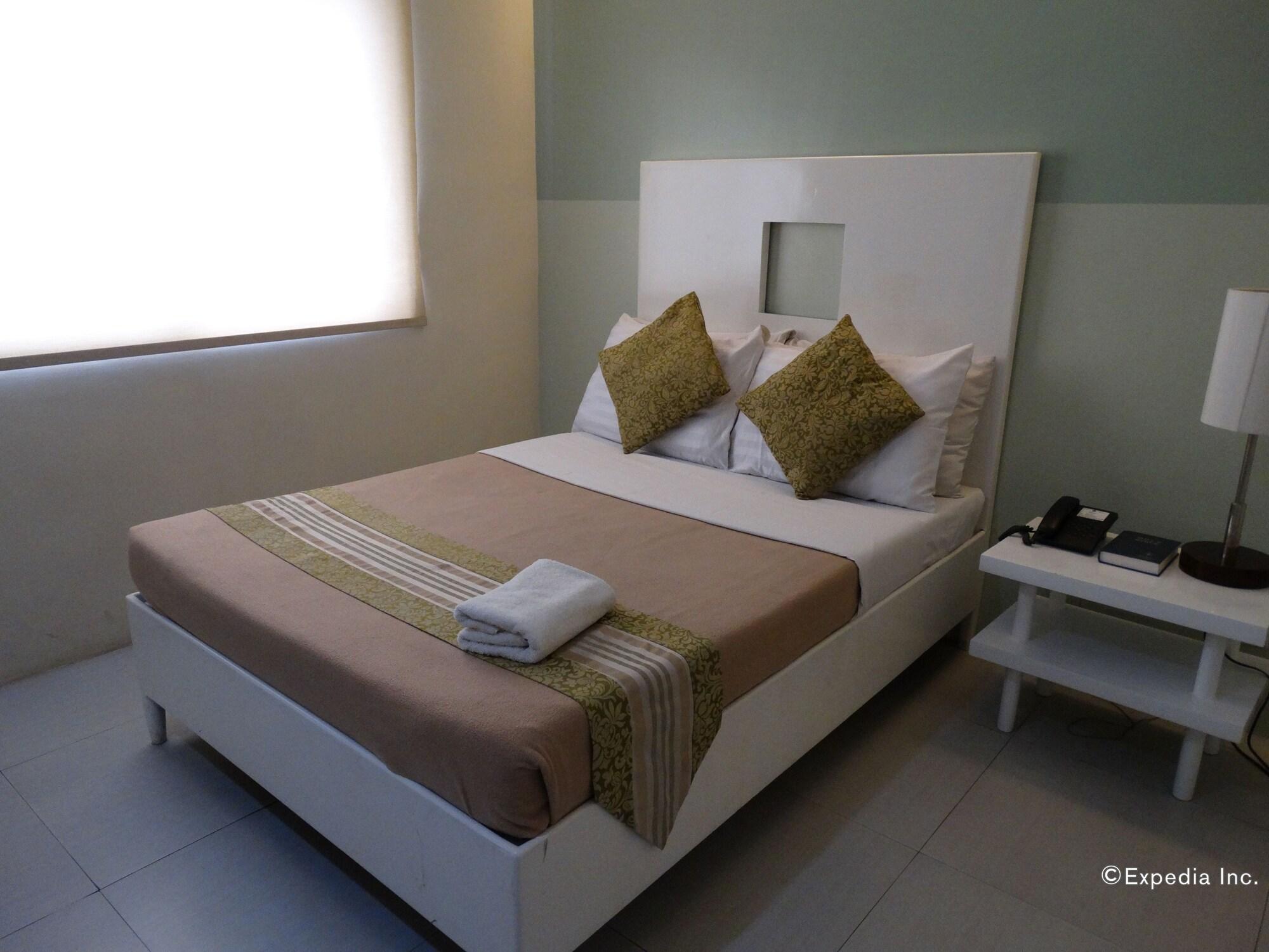 Empire Suites Hotel Puerto Princesa Ngoại thất bức ảnh