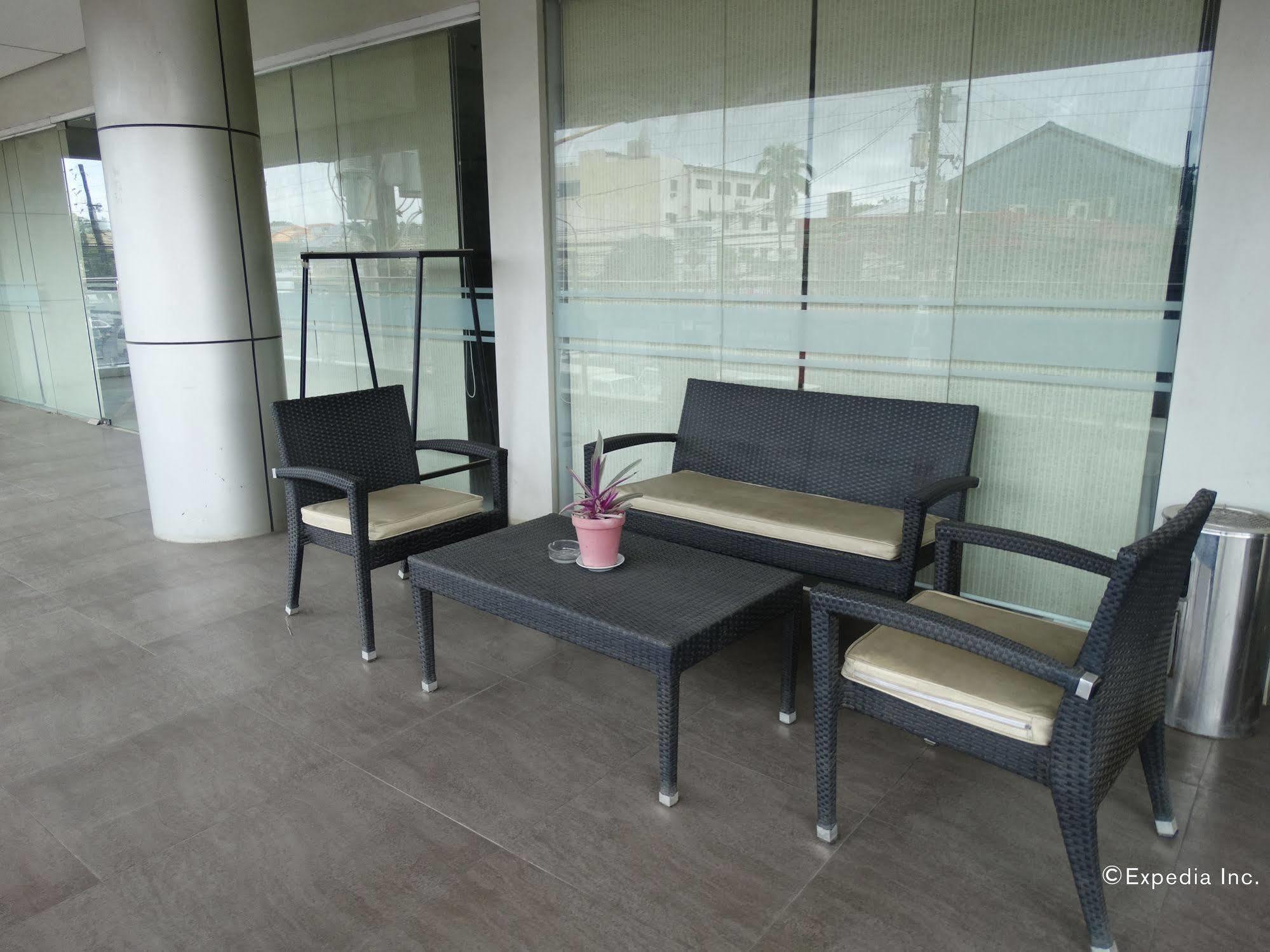 Empire Suites Hotel Puerto Princesa Ngoại thất bức ảnh